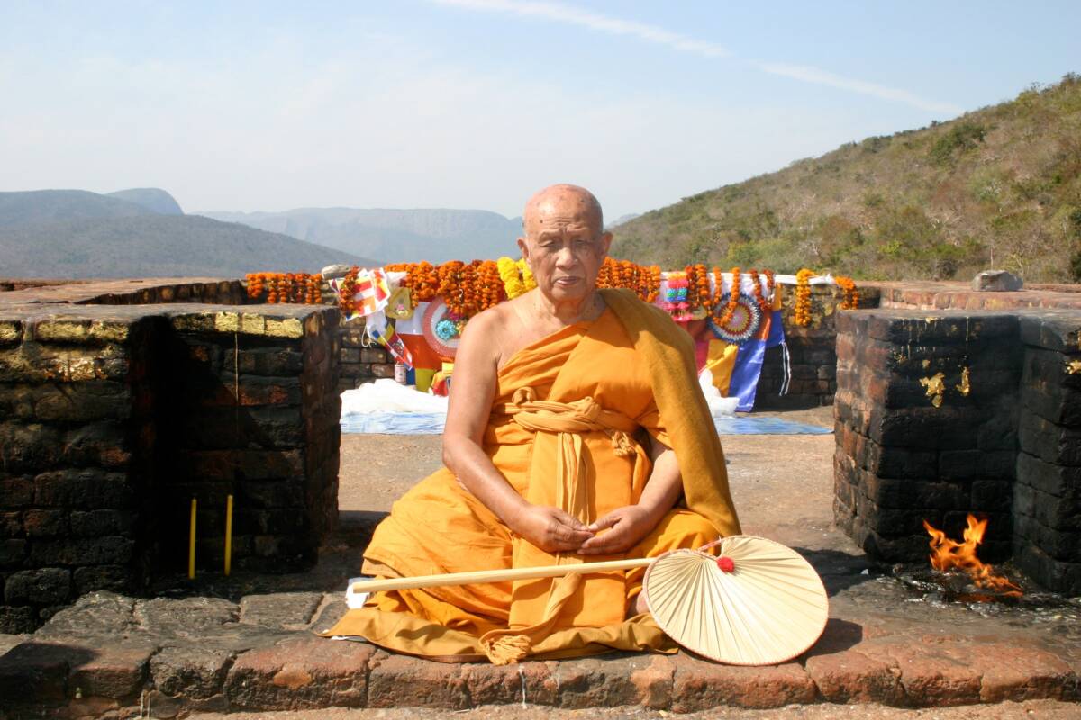 Vipassana Meditation Courses at Wat Chom Tong