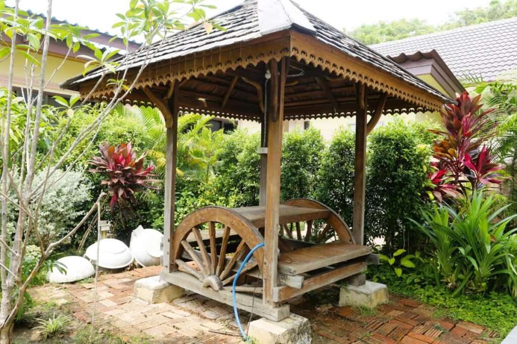 Garden at the Northern Vipassana Meditation Center at Wat Chom Tong